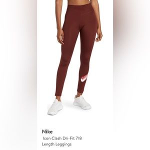 Nike Activewear Leggings. Only wore once! Excellent conditions. Perfect for 5,9”